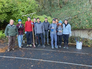 PRC volunteers clear ivy at Duniway